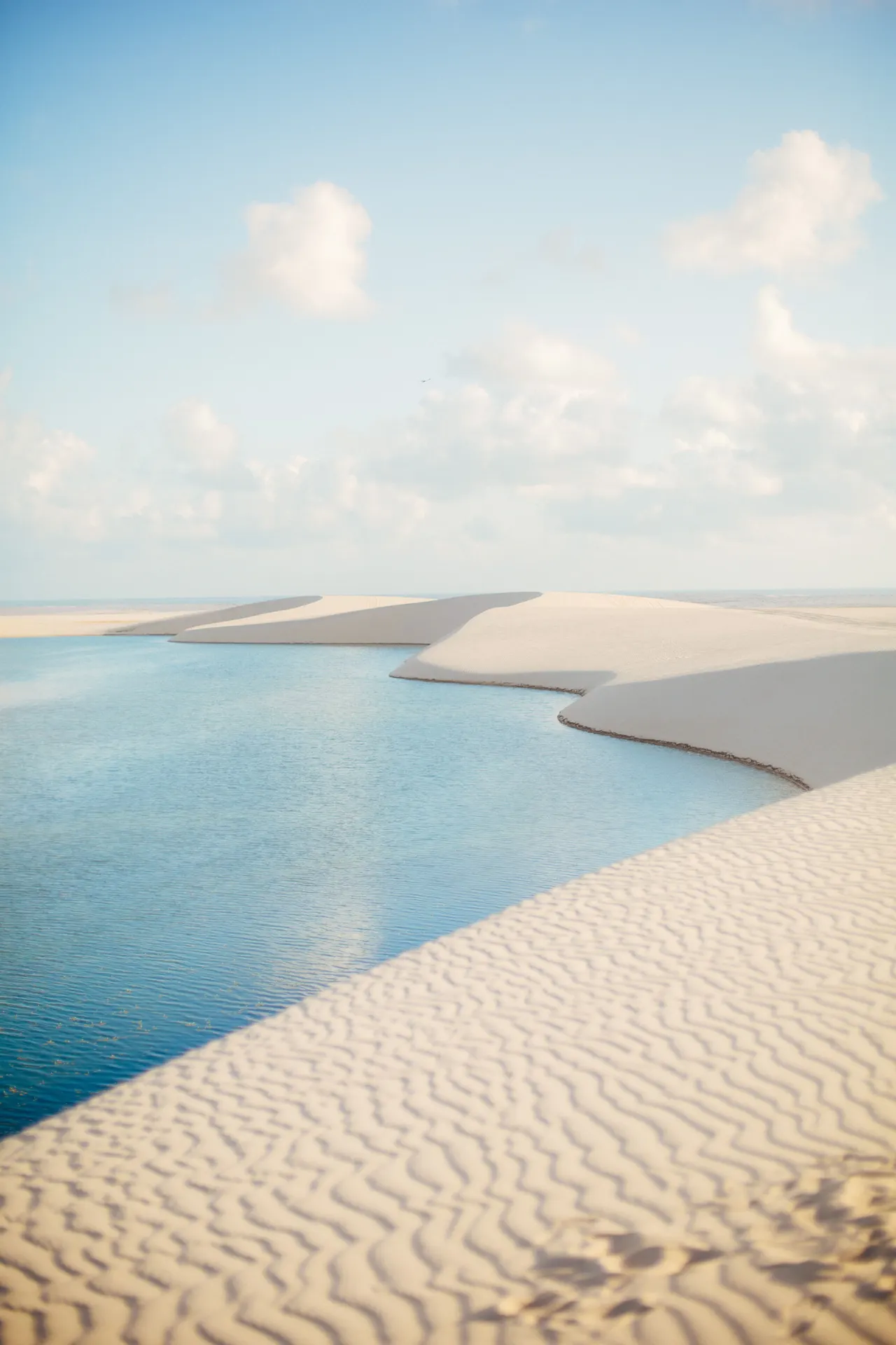 Lagoa entre as dunas do Parque Nacional dos Lençóis Maranhenses